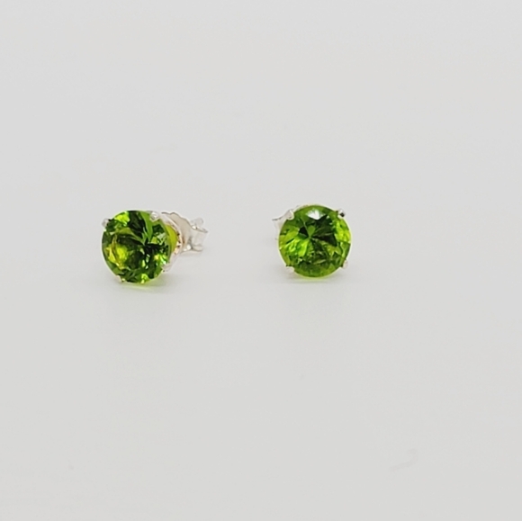New Green CZ Earrings - Picture 5 of 6
